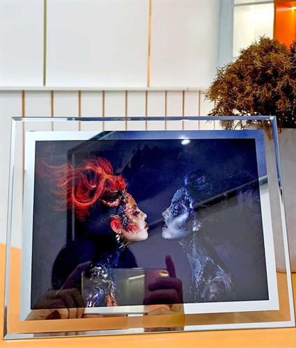 Ảnh kính tràn viền